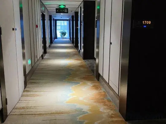 Jinxuan Select Hotel (Xiaogan East Railway Station Yintai City Branch)