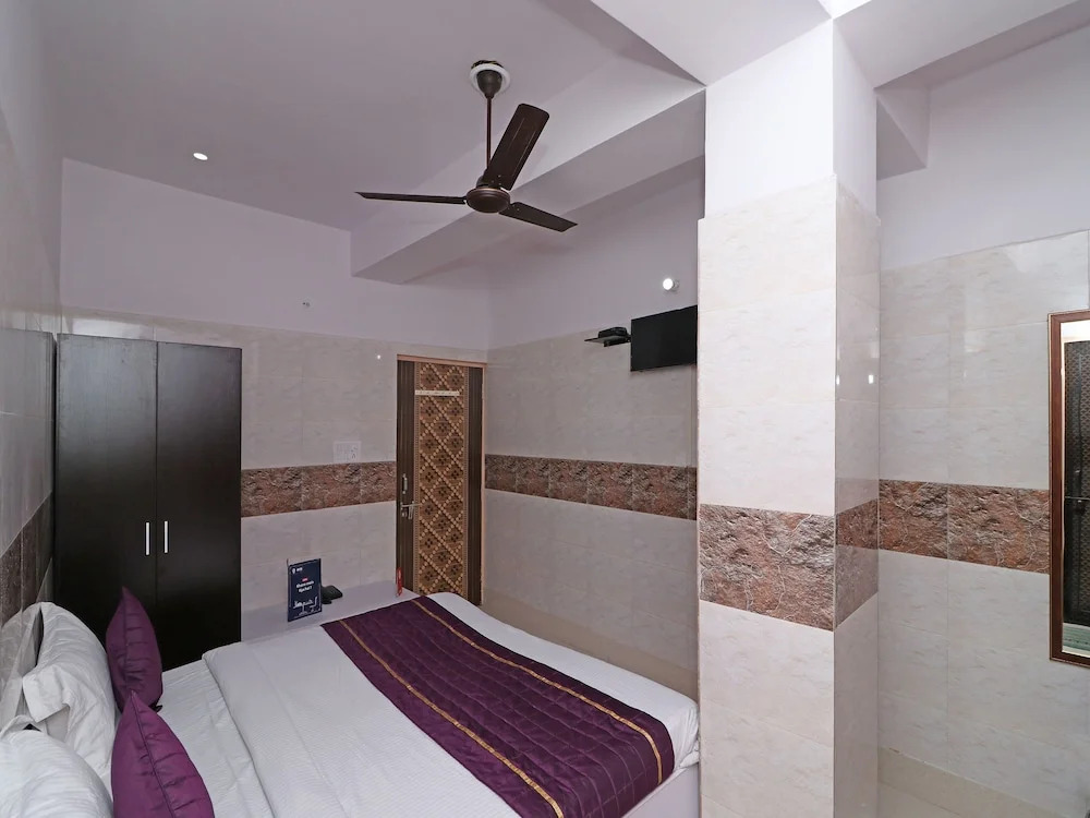 Oyo 12911 New Capital Inn