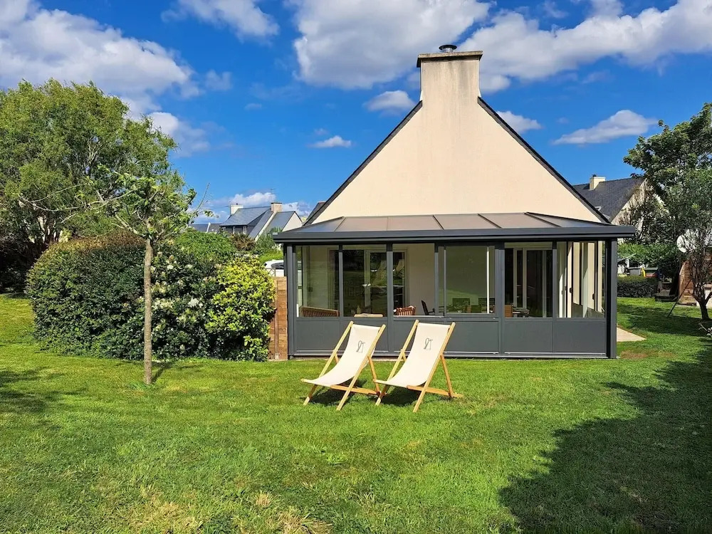 Holiday Home in Plouarzel Near Sandy Beach
