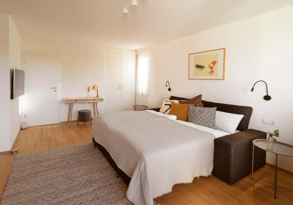 Haus4Zimmer mit Seeblick - einfacher Luxus, pur