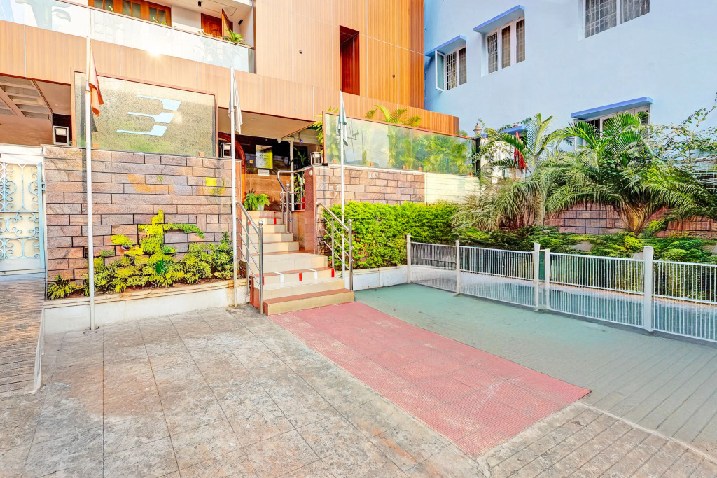 Townhouse Seethammadhara Junction Formerly Vijaya Residency