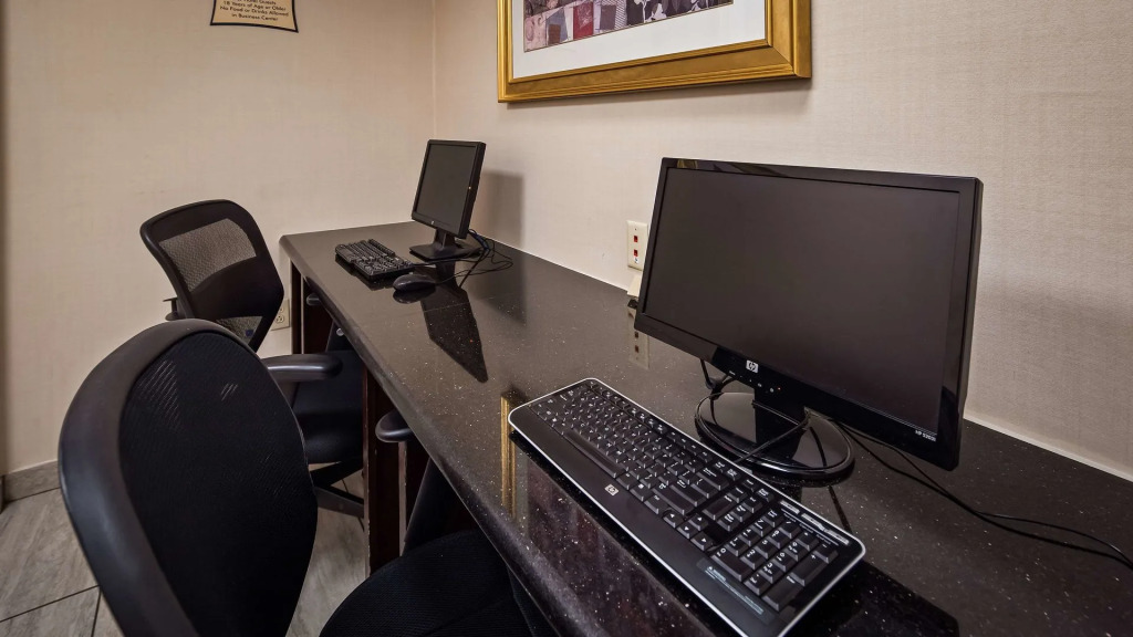 Best Western Plus Reading Inn & Suites