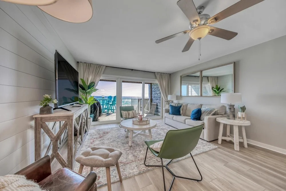 Weekender by Avantstay Gorgeous Beach Front Home w/ Ocean View