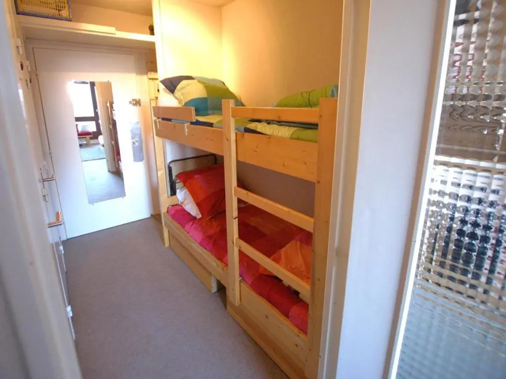 Appartement Enchastrayes, 3 pièces, 6 personnes - FR-1-165A-108