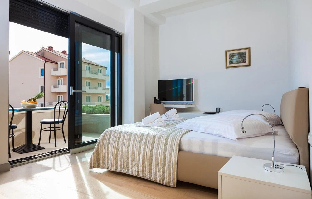 Beautiful Apartment in Podstrana With Wifi and Outdoor Swimming Pool
