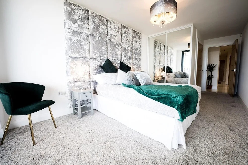 No2 Sandy Bay , Luxury Beachfront Apartment