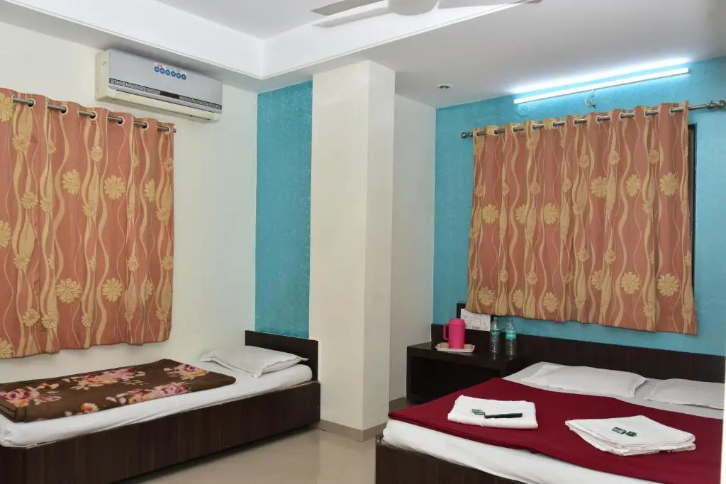 Hotel sai dhyan