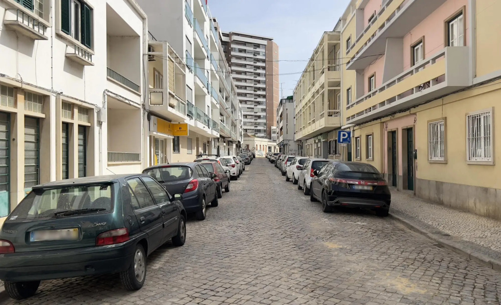 Faro Casa AL Reis by Homing