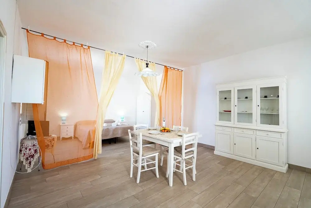 Onde Dorate in Centre, Close to Beach