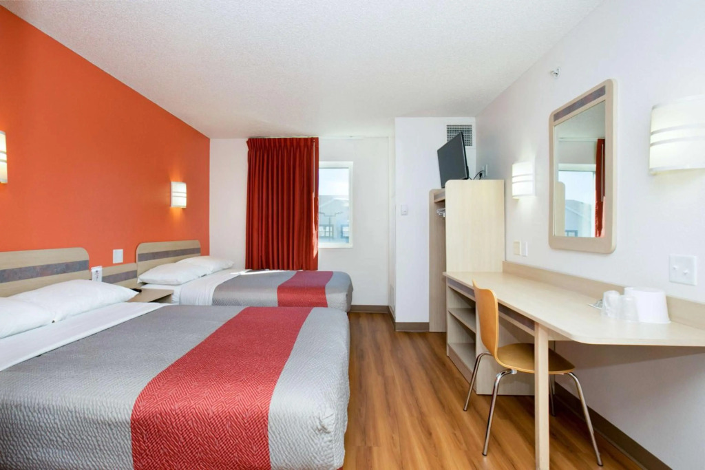 Motel 6-Brooklyn Center, MN - Minneapolis