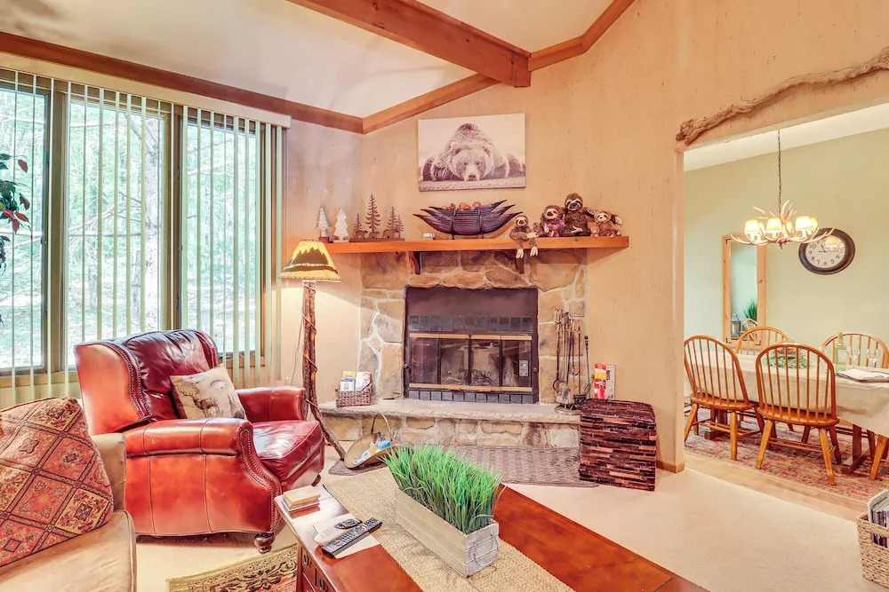 Walk to Dining! Townhome 1 Mi to Big Boulder Mtn