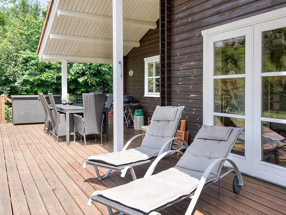 Stylish Holiday Home in Føllenslev near Sea