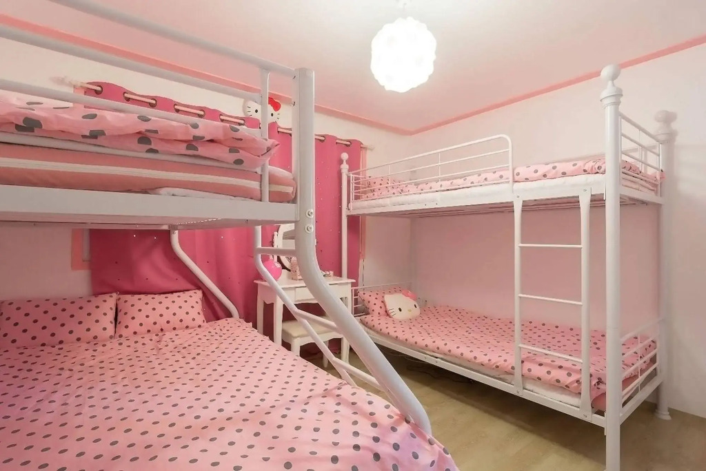 Nanu Guesthouse Pink Female Only (только для женщин)