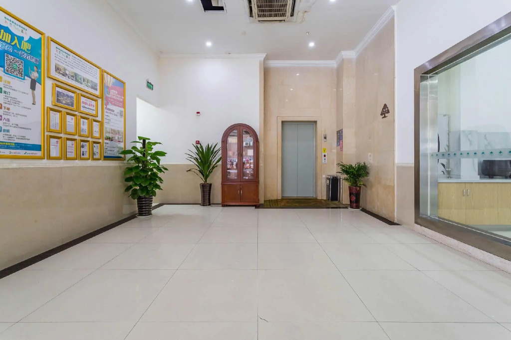 GreenTree Inn Jiangsu Suzhou Kunshan Shimao Plaza Hotel