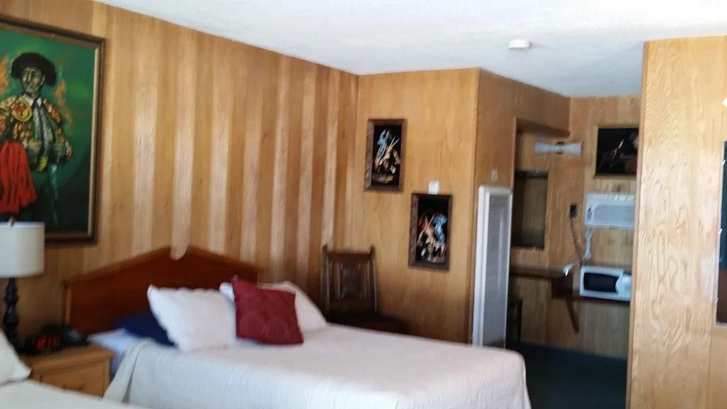 Raton Pass Motor Inn