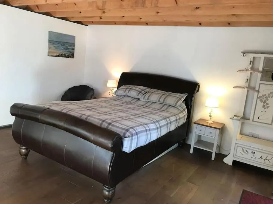 The Bolt Hole - Looe.
