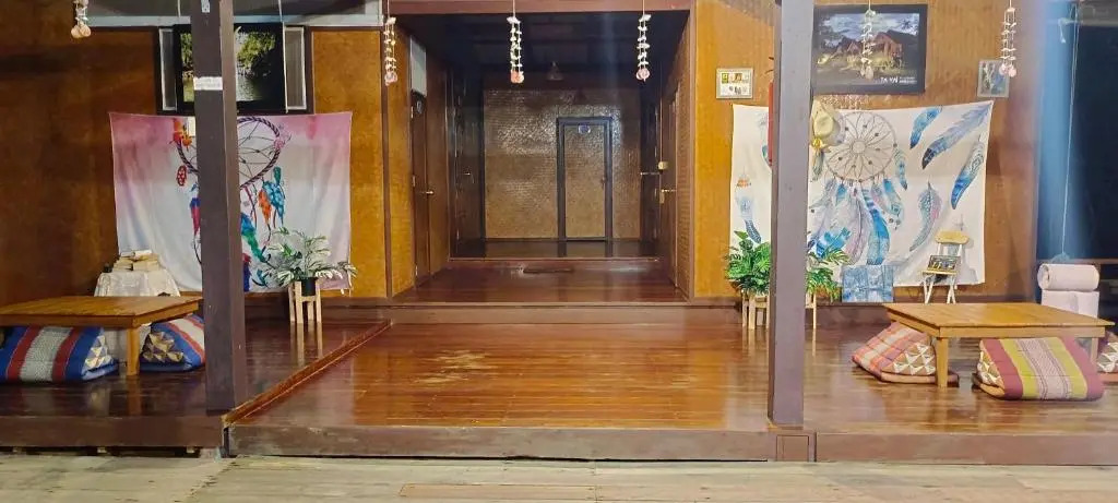 TA YAI HOMESTAY