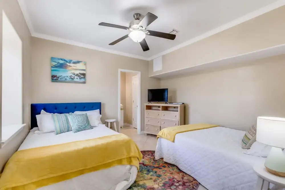 Sel De Vie 6 BR Sleeps 18 dog Friendly