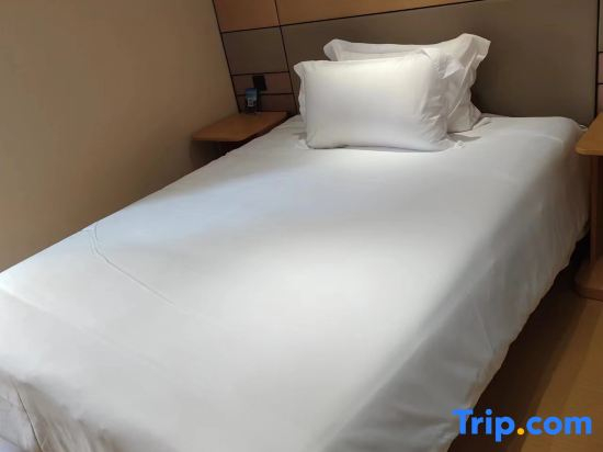 Yunlai Four Seasons H Hotel
