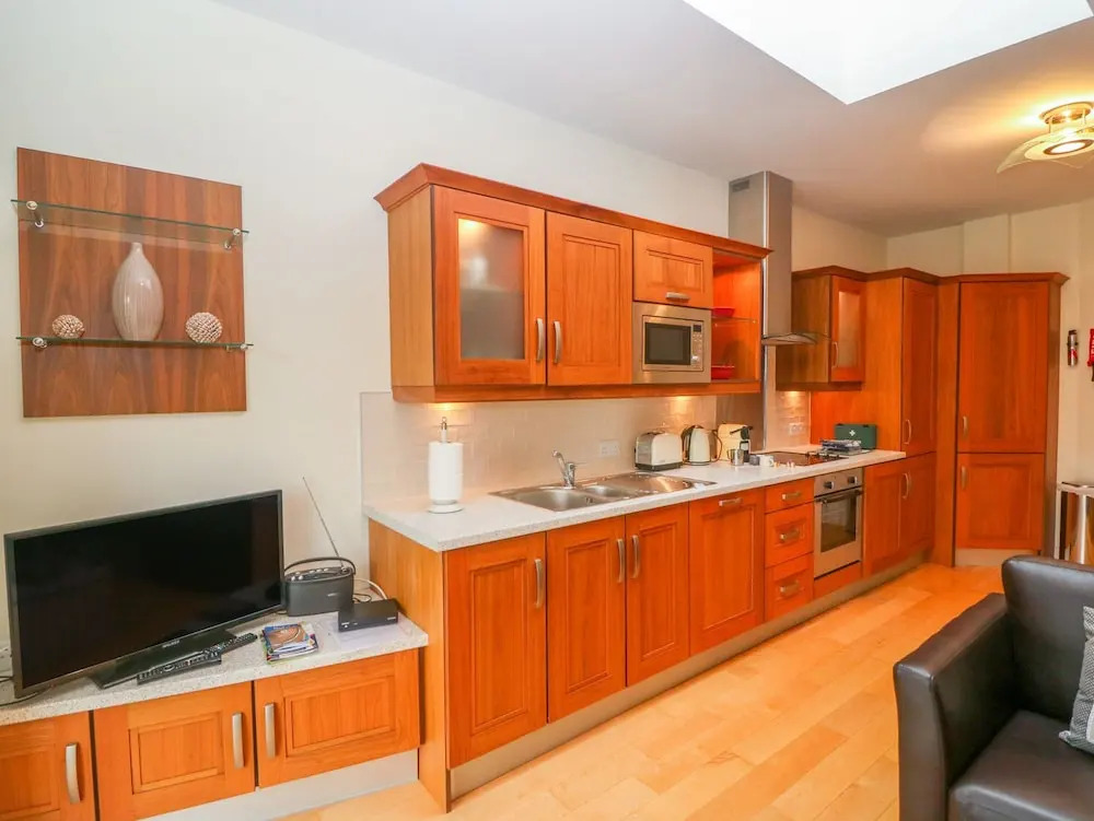 Apartment 16