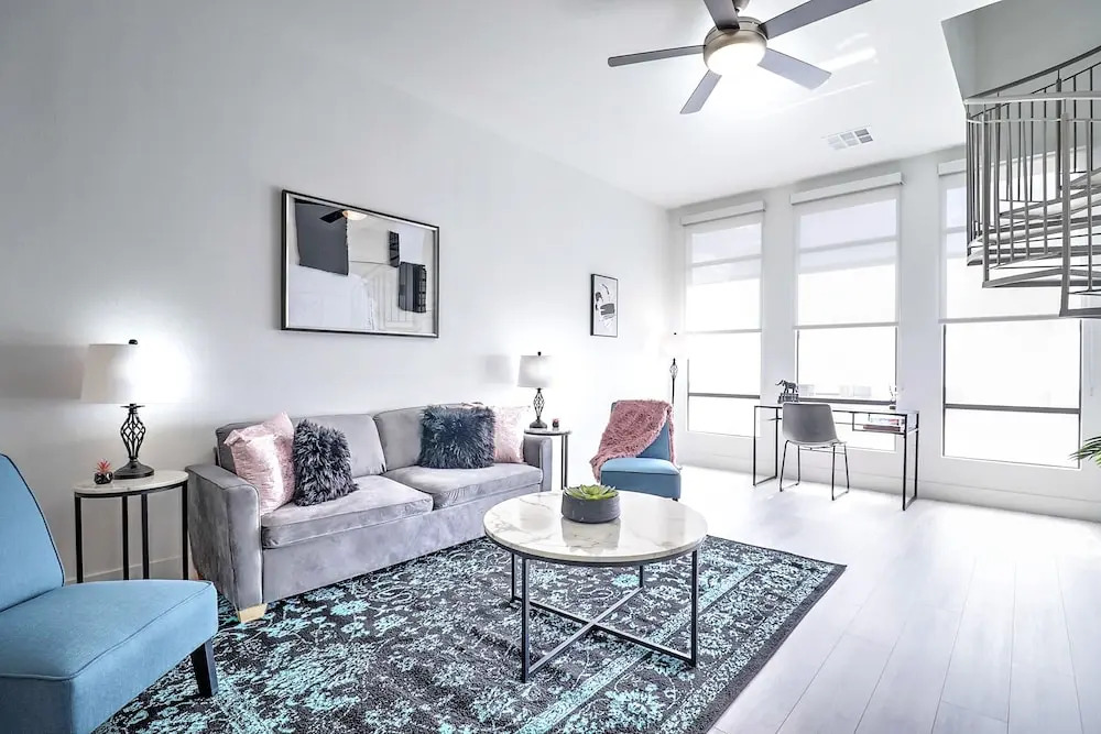 Private Rooftop Patio-Walk Score 81-4014