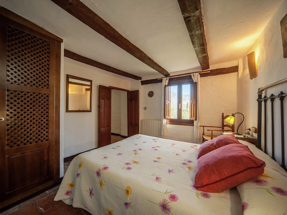 Rustic Cottage in El Padul Near the City Centre