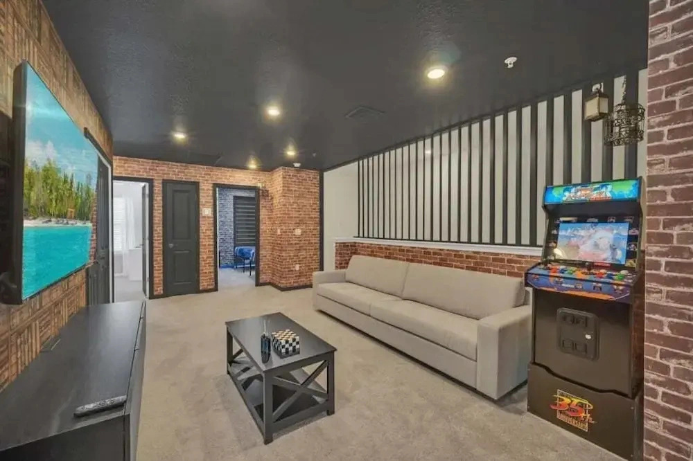 Luxury Home With Splash Pool 5 Bed Townhome! 5 Bedroom Townhouse