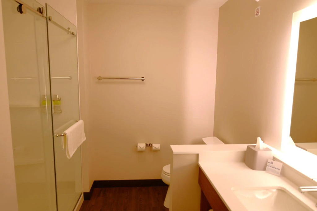 Cobblestone Hotel & Suites - Janesville