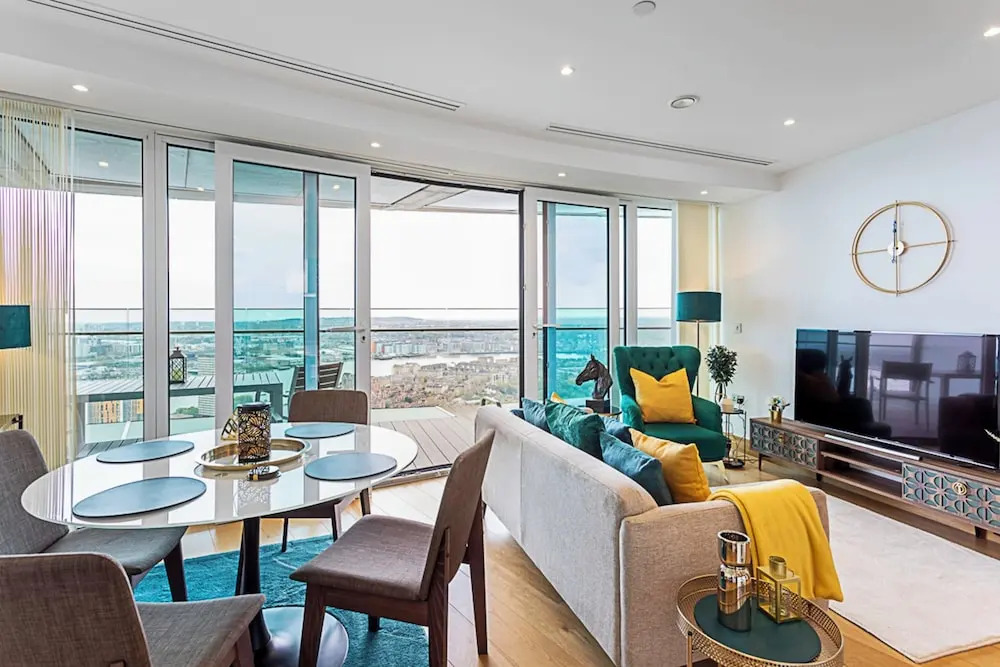 The Panoramic Urban Oasis