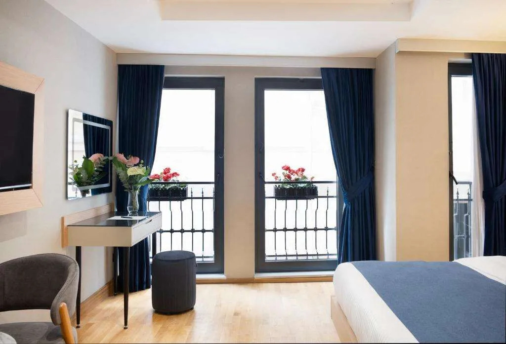 Istanbul Taksim Pera Star Hotel - Istiklal Street