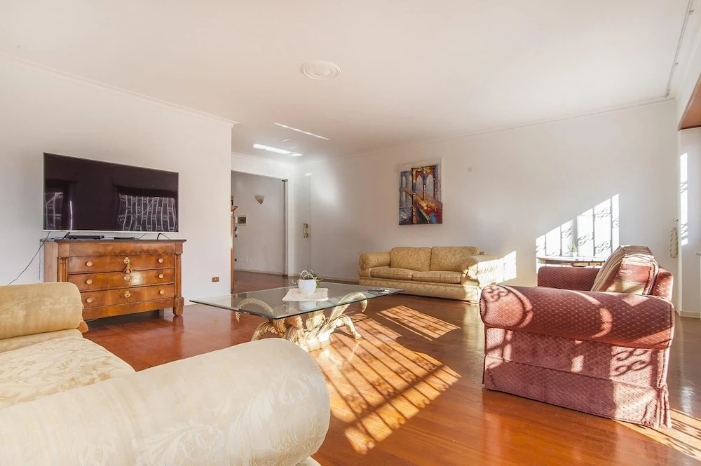 EUR Luminous and Large Family Terrace Apartment