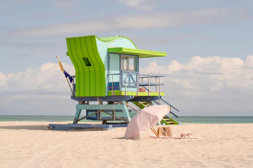Renzzi On The Beach