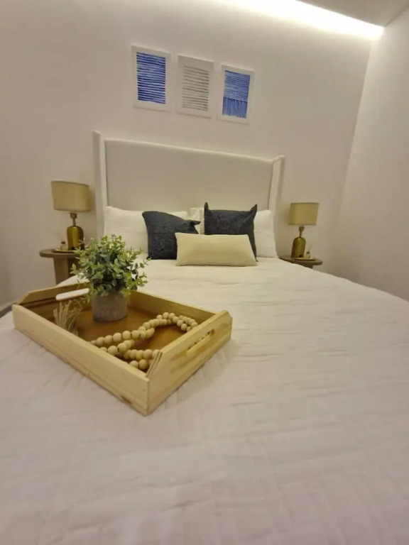 Super Cute Flat on 5th Ave in PdC Steps From Beach