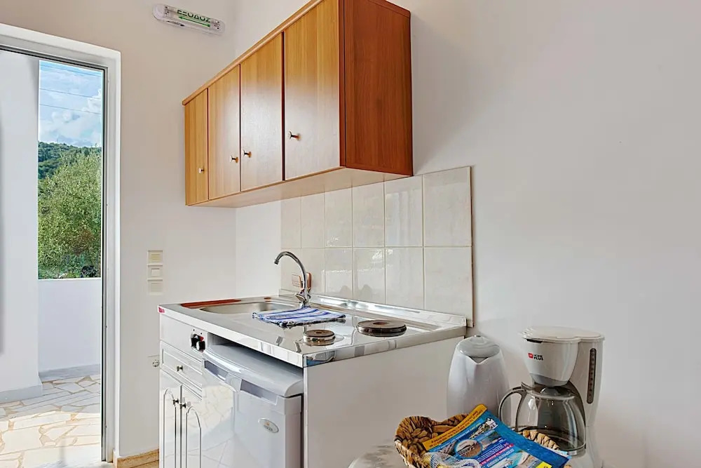 Mikro Nisi Studios & Apartments