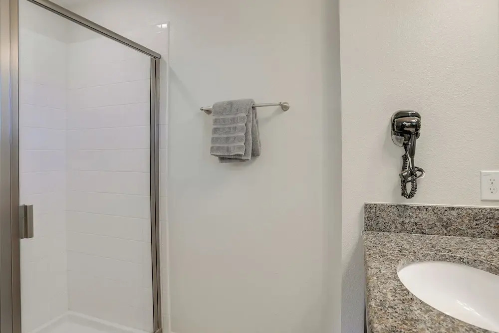 Kissimmee Getaway w/ Pool Access: 5 Mi to Disney