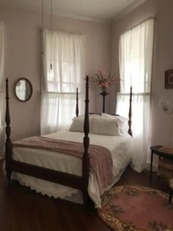 Riverboat Bed & Breakfast