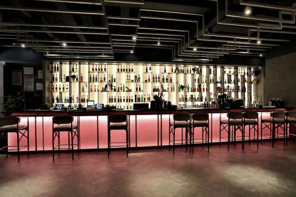 Hangzhou Vline Hotel