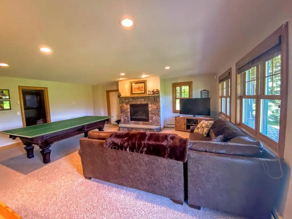 M1 Luxury home a short walk from the Mount Washington Hotel AC heated floor stunning views