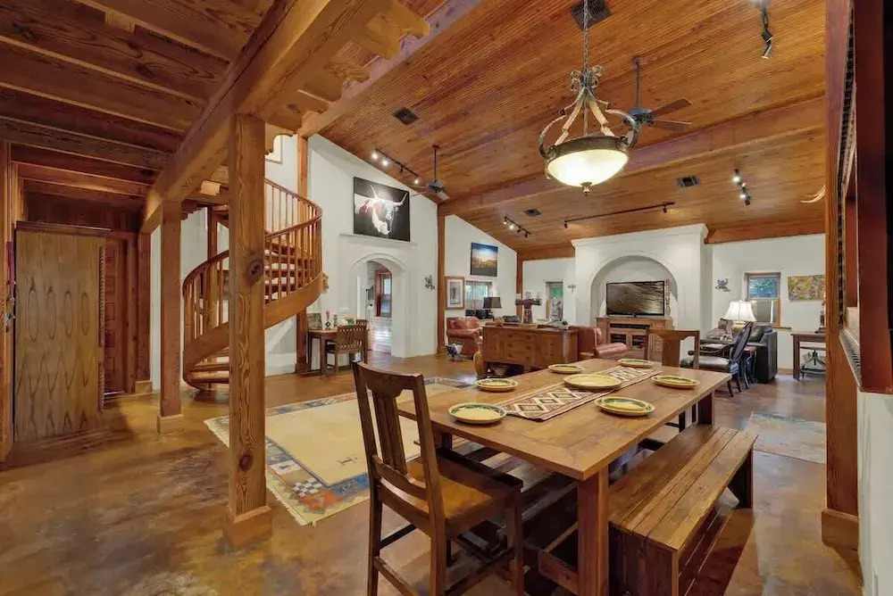 The Willows Casa Grande + Sundown Suite Sleeps 13 - Close to Main St