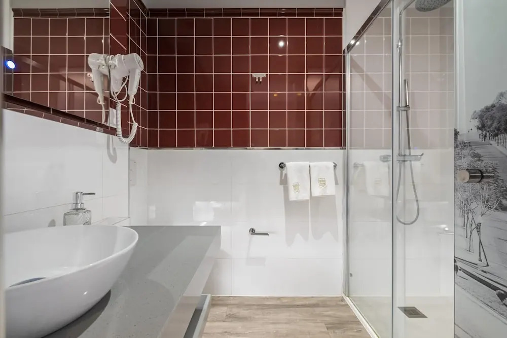 King David Suites 202 by Homie