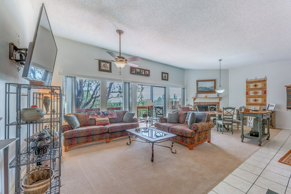 Alto Townhome w/ Deck Near Ski Apache!