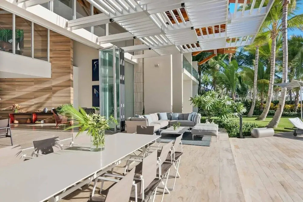 Architectural Oceanfront Masterpiece w Pool