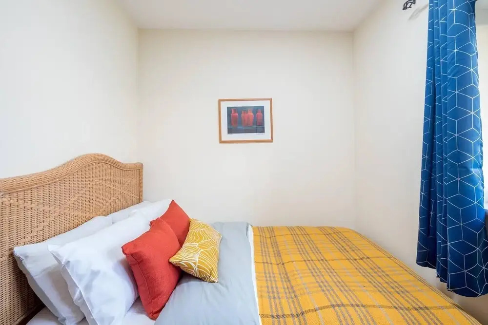 Cozy 2 bed Room Flat, Walking Distance From Excel