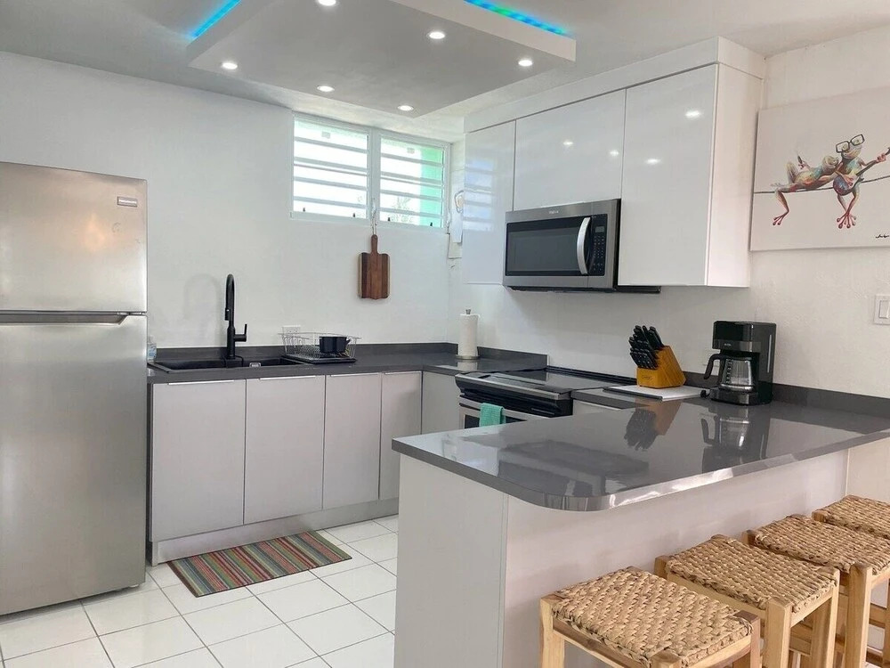 Walk to Beach or Swim in the Pool, 4 Bedrooms 4 Home by Redawning