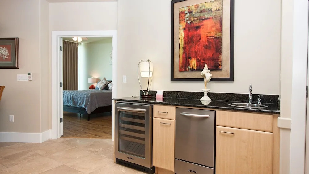 Two Bedroom Penthouse With Spacious Balcony - Unit Crdph16