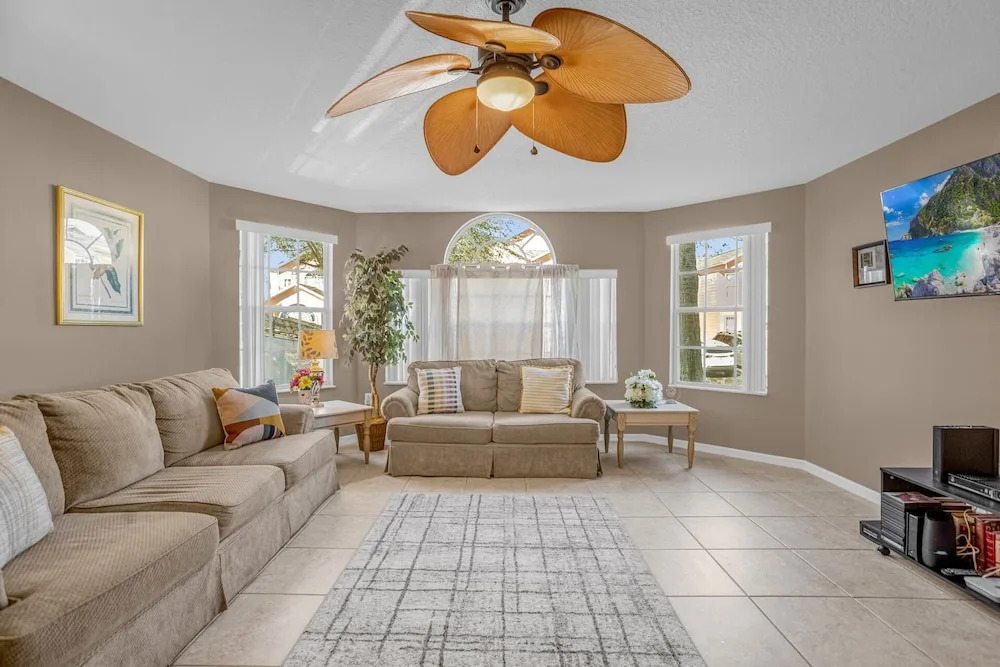 Upstay Sunny 3BR Orlando Home w Patio Near Disney