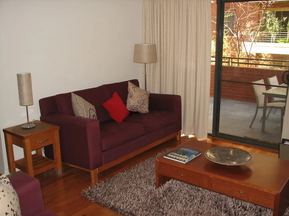 City Escape 2BD in Adelaides East End 1
