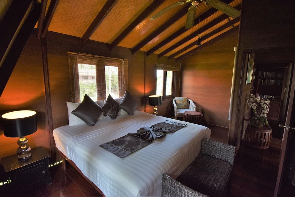 3 Bedroom Beach Front Villa with Private Pool - P3 SDV026-By Samui Dream Villas