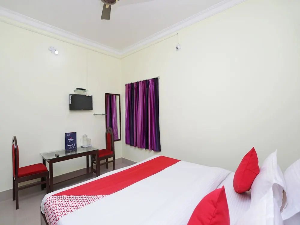 OYO 13859 Soveet Residency