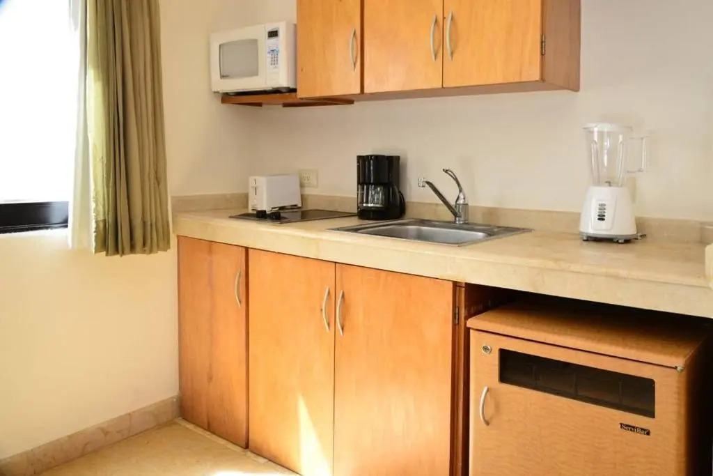 3 Bedroom Suite in DT Playa del Carmen with Pool!